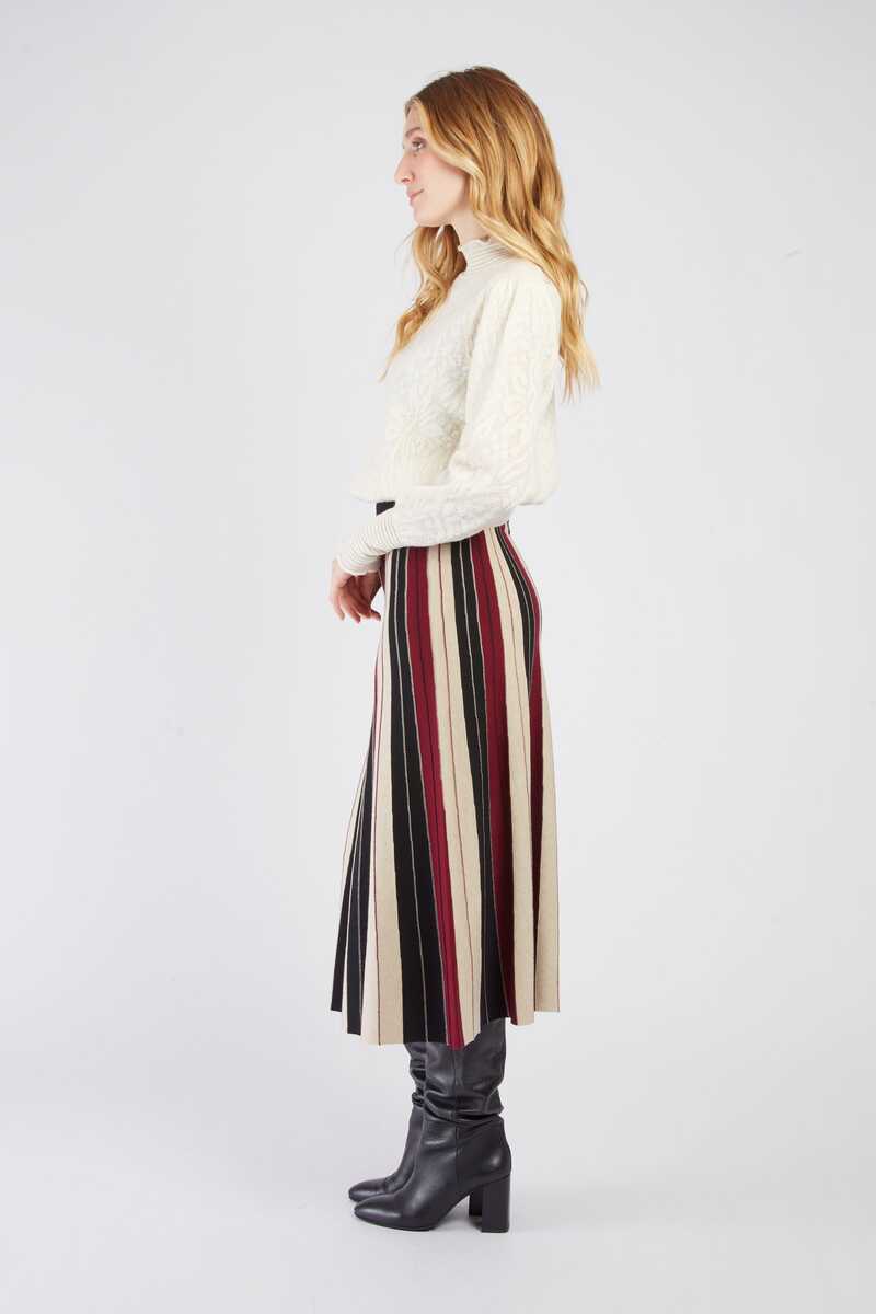 FALDA JEANNE COLOR BURDEOS 1